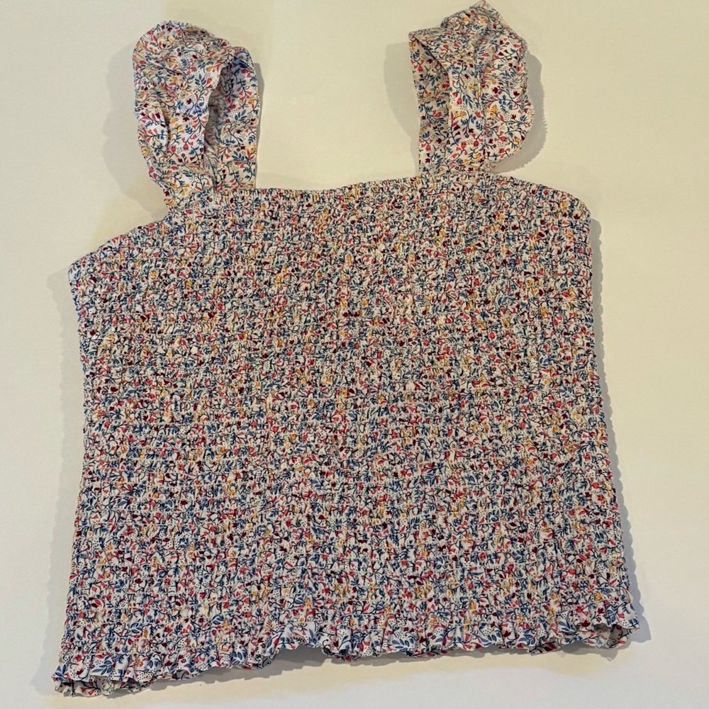 Old Navy Floral Smocked Women's Top with flutter sleeves size Small